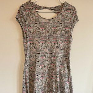 BONGO Open Back Knee length Dress Large Size